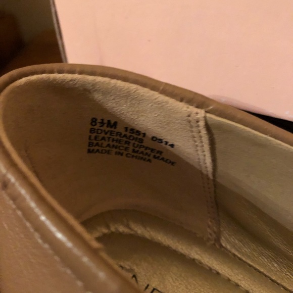 NWOT Tan Leather Shoes - Size 8.5 - Picture 3 of 5